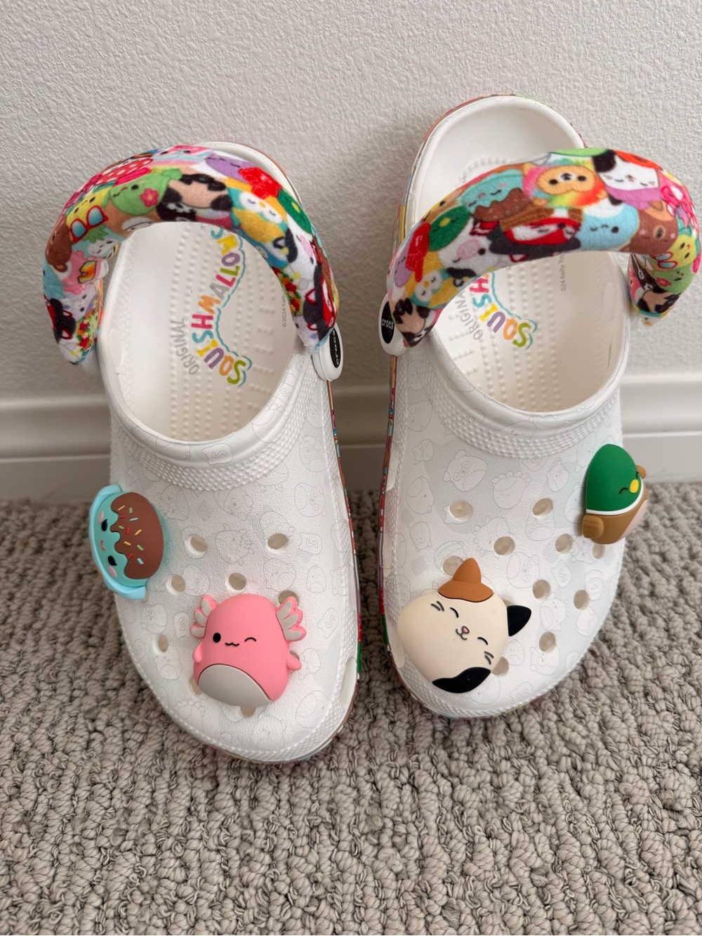 CROCS x SQUISHMALLOWS | White Clog Shoes with Colorful Character Jibbitz - Picture 8 of 12